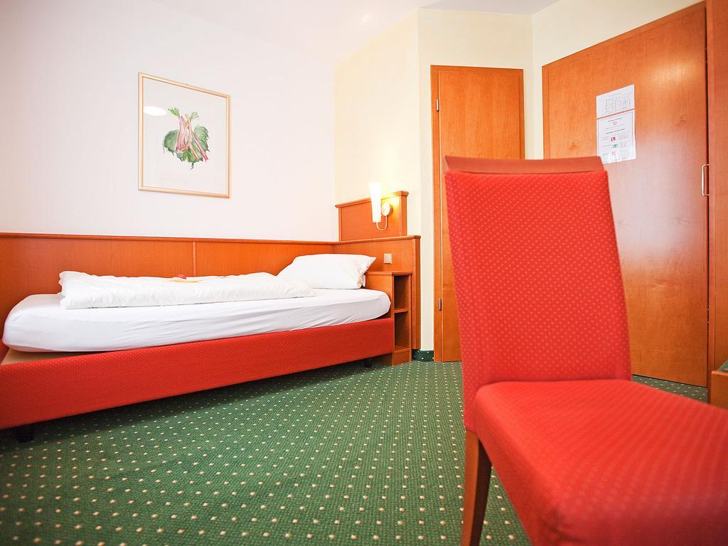 Widmann'S Loewen Hotel Königsbronn Стая снимка